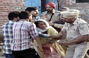 ਮੌੜ ਥਾਣੇ ਦੀ ਪੁਲਿਸ ਪਾਰਟੀ ‘ਤੇ ਹਮਲਾ, ਜਾਂਚ ਅਧਿਕਾਰੀ ਦੀ ਵਰਦੀ ਪਾੜੀ