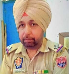 ਸਰਦੂਲਗੜ੍ਹ ਵਿਖੇ ਤੇਜ਼ ਰਫਤਾਰ ਕਾਰ ਨੇ ਥਾਣੇਦਾਰ ਨੂੰ ਮਾਰੀ ਟੱਕਰ: ਮੌਕੇ ‘ਤੇ ਮੌਤ