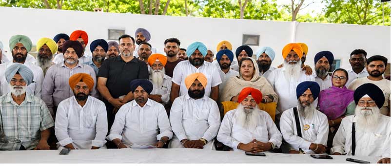 ਸ਼੍ਰੋਮਣੀ ਅਕਾਲੀ ਦਲ ਜ਼ਿਲ੍ਹਾ ਬਰਨਾਲ ਦੇ ਆਗੂਆਂ ਵੱਲੋਂ ਪੰਜਾਬ ਭਾਜਪਾ ਦੇ ਪ੍ਰਧਾਨ ‘ਕੇਵਲ ਸਿੰਘ ਢਿੱਲੋਂ’ ਨੂੰ ਚਿਤਾਵਨੀ, ਮਰਹੂਮ ਅਕਾਲੀ ਆਗੂ ਮਲਕੀਤ ਸਿੰਘ ਕੀਤੂ ਪ੍ਰਤੀ ਗਈ ਸ਼ਬਦਵਾਲੀ ‘ਤੇ ਜਤਾਇਆ ਇਤਰਾਜ਼